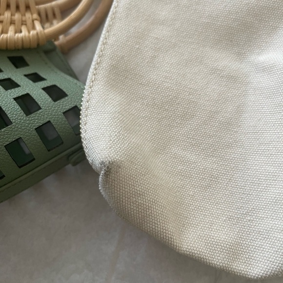 Mesh bag in vegan leather. - Picture 7 of 9